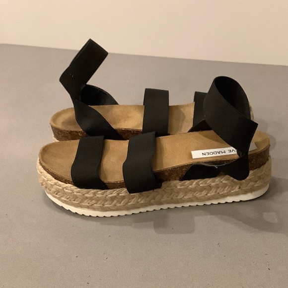 Steve Madden Lacole Flat Platform Black Elastic Strappy Sandal Size 9.5M - Picture 2 of 11